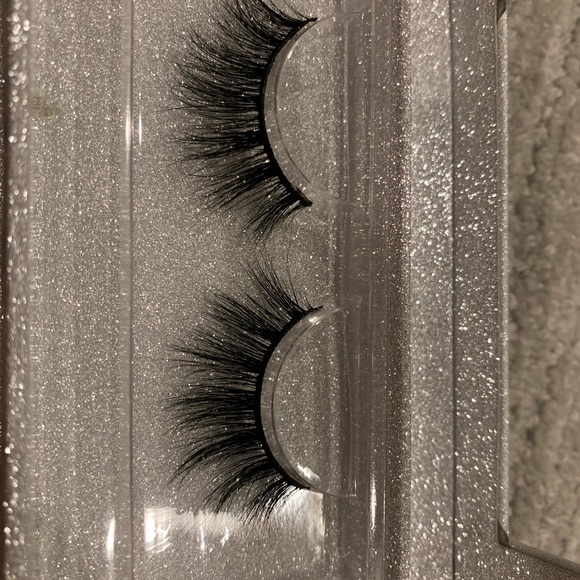Luxury 3D Mink Lashes - Picture 3 of 3